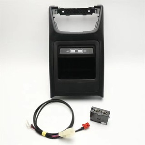 Compatible con Skoda Octavia 2015-2018: Cargador USB de doble puerto trasero para la caja del reposabrazos y kit de carga para la rejilla de ventilación. - Product Image 1