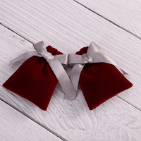 Pochette à bijoux en velours avec cordon de serrage, petit sac cadeau en velours doux pour le rangement et l'emballage de colliers, boucles d'oreilles et bagues