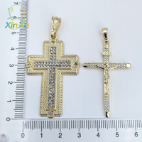 Pendentif croix en cuivre doré de luxe incrusté de pierres de zircon étincelantes pour un style hip-hop et une expression de foi