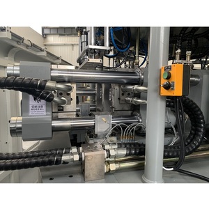 เครื่องเป่าขวดพลาสติก HDPE แบบโรตารี่ 6 แม่พิมพ์ ความเร็วสูง รุ่นใหม่ <span class=keywords><strong>Sanqing</strong></span> ขนาด 1-5 ลิตร พร้อมมอเตอร์หล่อลื่นได้รับการรับรองมาตรฐาน CE - Product Image 5