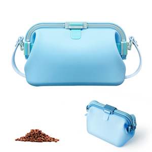 Échantillon gratuit de sac à friandises pour chien pour l'entraînement - Sac à friandises pour chien à fermeture magnétique avec distributeur de sacs à déjections |   Sangle d'épaule - Product Image 1