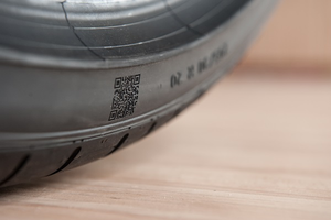 Impresora láser portátil de mano 20W 30W máquina láser de fibra marcador láser de neumáticos de goma para código de barras - Product Image 3