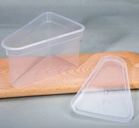 Nouvelle conception, boîte à dessert triangulaire de 300 ml avec couvercle et cuillère, gobelet à dessert en plastique robuste jetable pour gâteau, pudding