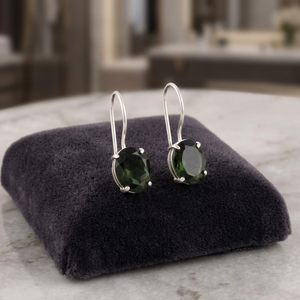 Pendientes artesanales elegantes de turmalina verde en plata de ley 925 para mujeres y niñas. - Product Image 4