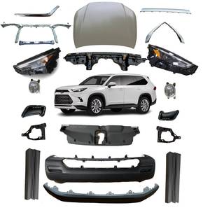 Versión USA, Franjas Decorativas Delanteras Centrales para Parrilla de TOYOTA Highlander 2024, OEM 52121-0E320 - Product Image 3
