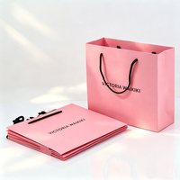 Sacs en papier roses imprimés pour vêtements de luxe, sacs cadeaux personnalisés avec logo, sacs d'emballage pour chaussures, sacs de shopping professionnels – Approvisionnement direct usine