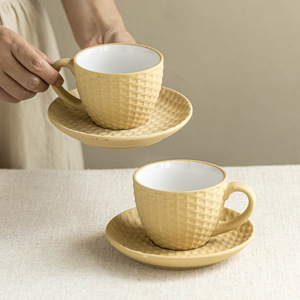 Set di Tazze da Caffè in Ceramica con Motivo Lavorato a Maglia, 240ml, Stile Nordico Minimalista - Pronta Consegna, Vendita all'Ingrosso per Uso Domestico e Caffetterie - Product Image 3