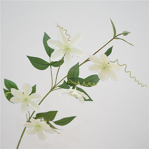 Fiori Artificiali in Seta Stile Naturale Clematis per Decorazioni Casa, Soggiorno, Oggetti di Scena Fotografici, Matrimoni e Fotografia all'Aperto - Product Image 3