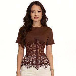 Camiseta de encaje para mujer con contraste, manga corta, top ajustado con dobladillo a la moda - Product Image 4