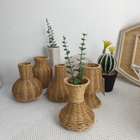 Vase en plastique tressé à la main, style rétro créatif, sur pied, pour décoration florale simple d'intérieur et de balcon, idéal comme table basse.