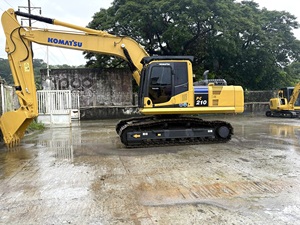 Excavatrice Komatsu PC210 21T certifiée CE, d'occasion du Japon, pour projets lourds, avec accessoire marteau hydraulique et pince de préhension - Product Image 3