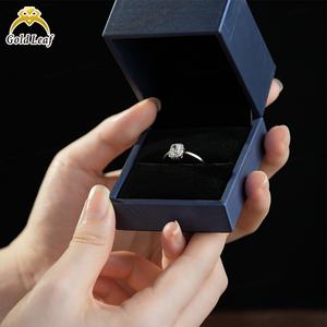 Anillo de Diamantes Cultivados en Laboratorio con Corte Cojín de 1CT-3CT, Oro Sólido de 18K, Estilo Moderno y Elegante para Compromiso, Boda, Fiestas - Product Image 5