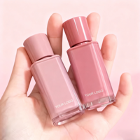 Gloss à lèvres simple et tendance respectueux des plantes Marque privée Étiquette personnalisée Longue durée Imperméable et repulpant Rouge à lèvres