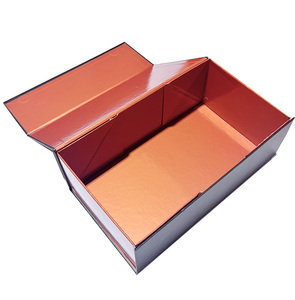 Scatola Regalo Magnetica Personalizzata in Materiali Riciclati, Laminazione Opaca, Fodera in Spugna, Confezione di Lusso in Carta Rigida per Album Matrimoniali - Product Image 6