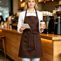 Celemek Bib Polyester Logo Kustom Tali Leher Dapat Disesuaikan 3 Kantong Unisex Barista Restoran Pelayan Kafe