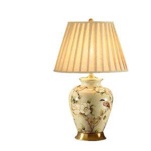 Lámpara de Mesa de Cerámica Estilo Americano y Europeo para Dormitorio y Sala de Bodas, Decoración de Cabecera Cálida Totalmente en Cobre, Hecha a Mano para Uso Doméstico - Product Image 3