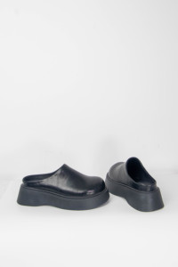 Custom Low MOQ Wholesale Classic Work Thick Heel Rubber Outsole <b>Real</b> Leather Mule Slippers Logo Custom Big Toe <b>Black</b> Leather - Product Image 4