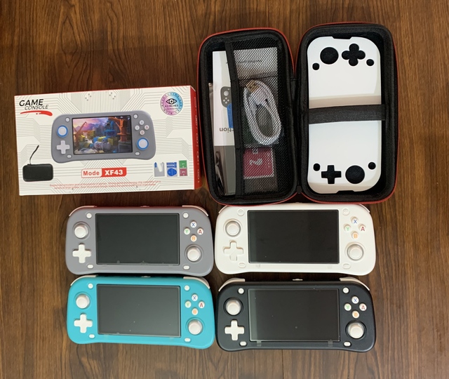 XF43 M17 Handheld Game Console 4.3 Inch Screen HD Screen Emuelec Emulator Retro Classic Video Gaming Player for PSP/N64
