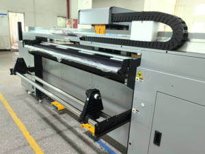 Automatischer 1,8 M Roll-to-Roll-Flachbett-UV-Tinten drucker mit Ricoh Konica-Druckkopf BYHX-Programm EVA-Banner drucker Zustand Neu - Product Image 3