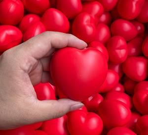 Низкий минимальный объем производства, высококачественная искусственная пена, шарик для снятия стресса в форме сердца, рекламные игрушки для домашнего ухода - Product Image 4