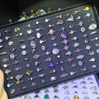 Lot en gros de bagues en pierres précieuses mélangées, assortiment de bagues en cabochons de cristaux naturels en vrac pour cadeaux et collection