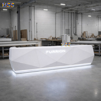 Idées de comptoirs de réception modernes pour bureaux, vente en gros de longs bureaux de réception pour 4 ordinateurs, comptoirs personnalisés en Corian blanc