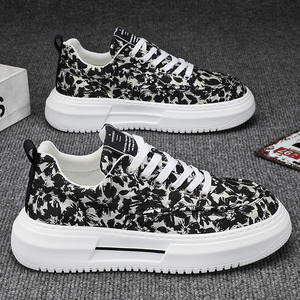 Nouvelles baskets plateforme respirantes en tissu tendance printemps 2026, semelle épaisse, imprimé rétro, baskets blanches pour hommes, chaussures de fitness - Product Image 1