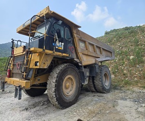 Used Cat 773 Dump Truck for Sale <b>Cheap</b> Price Construction Machinery Diesel Fuel 8x4 Drive Wheel Fast Gear <b>Box</b> Brand Euro 3 Left - Product Image 4