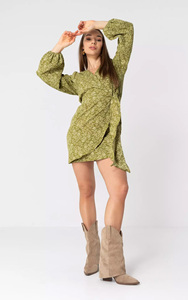 Abito Verde Lime Personalizzato Primavera-Estate 2026 - Vestito Avvolgente <span class=keywords><strong>e</strong></span> Annodabile in Jacquard con Fiocco <span class=keywords><strong>e</strong></span> Orlo a Volant, Produzione Diretta dalla Fabbrica Cinese per OEM/ODM - Product Image 4