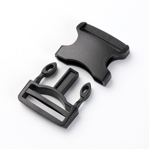 Hebilla de Plástico Negra Ajustable de 32 mm para Mochila, Riñonera, Correa de Seguridad - Product Image 3
