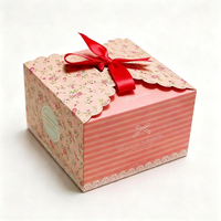 Boîte Cadeau Cosmétique Rigide Faite Main Écologique avec Dentelle Florale, Lamination Mate, Gaufrage et Nœud Carré – Idéale pour Mariages, Anniversaires et Cadeaux de Fêtes