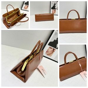 Nuova Borsa Tote di Lusso in Pelle Oliata per Donna con Chiusura in Metallo, Stile Vintage Strutturato - Product Image 6