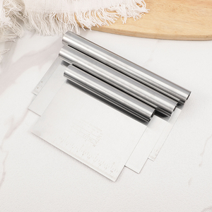 15-30cm Kích thước bánh <span class=keywords><strong>scraper</strong></span> mượt mà công cụ nướng bánh thép không gỉ Pastry Cutter với quy mô bột Cutter bột Cutter - Product Image 5