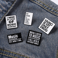 Broche de Esmalte Serie Negra Amor Familia Dinero Emo Sé Amable Música Balas Magia Club de Chicas Malas Insignia de Metal Punk Pines de Solapa Joyería