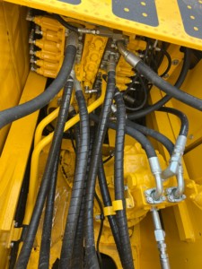 Excavadora Komatsu pc220 usada, en buenas condiciones, de importación de Japón, de segunda mano, de la marca Komatsu - Product Image 3