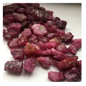 超细质量和尺寸天然红宝石原石未经处理的未加热红宝石原石