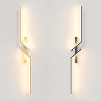 Applique Murale LED Longue Style Nordique Minimaliste, Décoration de Luxe Noir et Or pour Salon, Chambre à Coucher, Intérieur