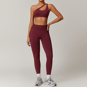Conjunto de 2 piezas de talla grande personalizado para mujer, traje de gimnasio sin costuras con hombros descubiertos, conjunto de Yoga y Pilates para correr con logotipo en la cintura - Product Image 1