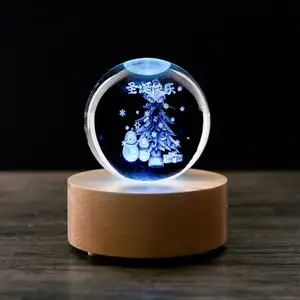 Luce di natale decorazione 3D incisione Laser pupazzo di neve di natale sfera di cristallo con luce a Led in legno Base di natale decorazione regalo di natale