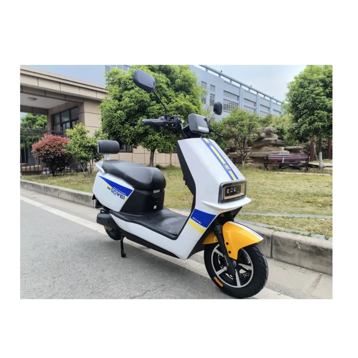 Motocicleta scooter eléctrica de alta velocidad al por mayor 60V72V 1500W 2000W Scooter eléctrico de alta potencia de Venta caliente para moto eléctrico adulto