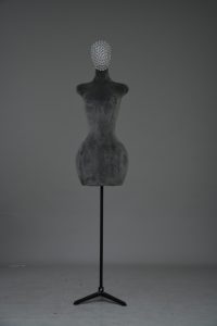 Maniquí de <span class=keywords><strong>Costura</strong></span> de Plástico para <span class=keywords><strong>Mujer</strong></span>, Tallas Grandes, con Caderas y <span class=keywords><strong>Busto</strong></span> Anchos, con Base Dorada, Venta al por Mayor - Product Image 4