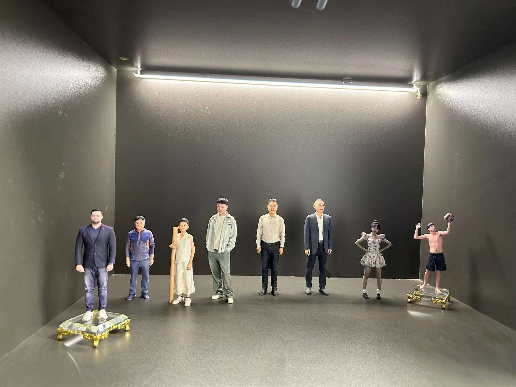 มีสีสัน