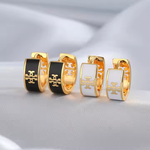 Nuovi Orecchini a Cerchio <span class=keywords><strong>Mini</strong></span> di Lusso Placcati Oro, Gioielli di Designer di Marche Famose per Donne - Product Image 5