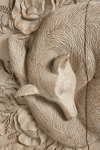 Buffet en bois massif sculpté à la main avec motif floral complexe, style mi-siècle, meuble de rangement d'appoint - Product Image 6