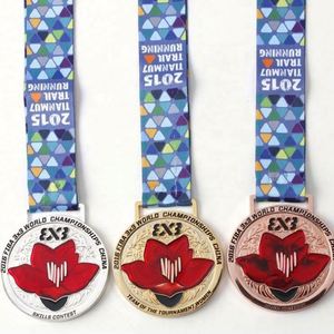 Medallas Personalizadas de Calidad para Maratón, Ciclismo y Triatlón, en Oro, Plata y Bronce, con Cinta y Técnica de Grabado - Product Image 2