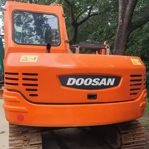 حفار صغير مستعمل بدفع 8 طن DOOSAN DH 80 بحالة جيدة وجودة عالية حفار مجنزر