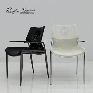Silla de Comedor Personalizable Keynes de Cuero Sintético Blanco con Estructura de Acero Inoxidable, Venta al Por Mayor para Uso Comercial - Product Image 3