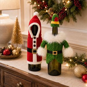 Offre Spéciale : Ensemble de housses tricotées pour bouteilles de vin de Noël – Décorations classiques en tenue de Père Noël pour la table de fête - Product Image 1