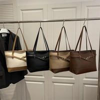 Sac fourre-tout en PU pour femme, grande capacité, couleur contrastante, à porter sous le bras, avec boucle de ceinture et fermeture éclair, chic, pour le bureau, les trajets quotidiens et les occasions décontractées.