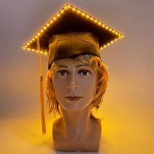 Gorra de Graduación Decorativa con Luces LED y Borla Fluorescente, Funciona con Batería, para Fiestas, Festivales, Cosplay y Espectáculos - Product Image 4